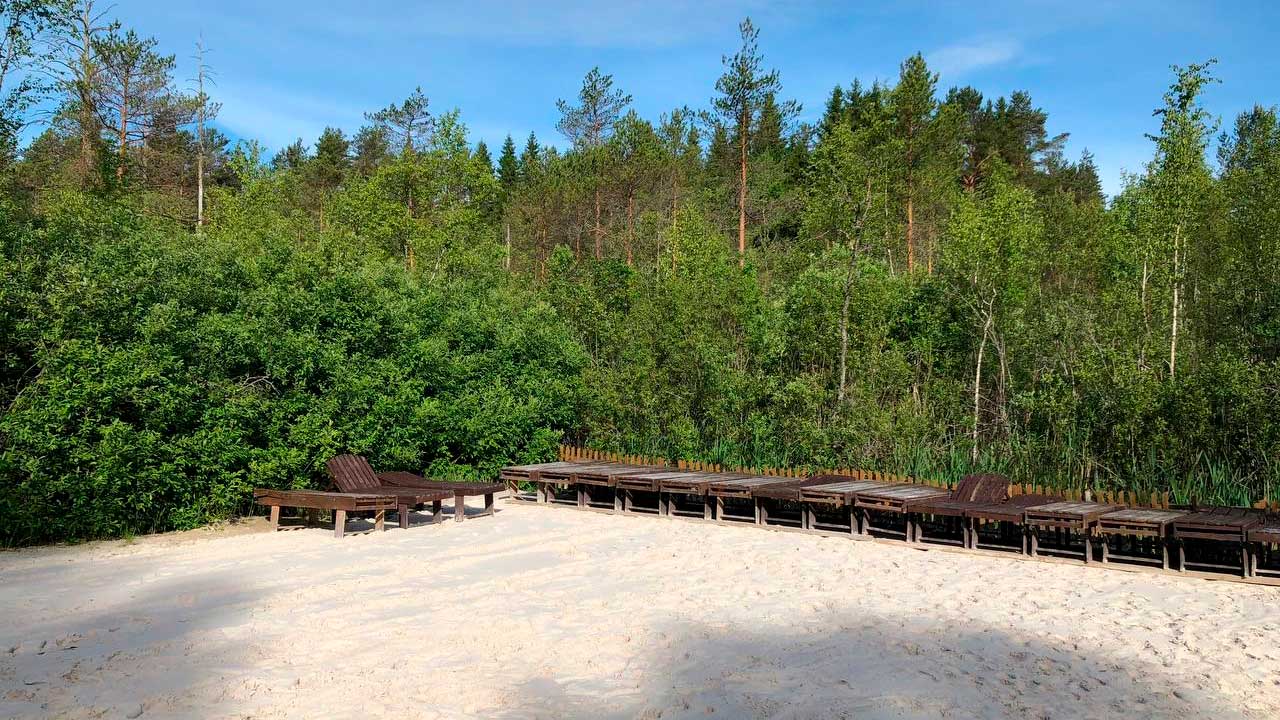 Благоустроенный пляж