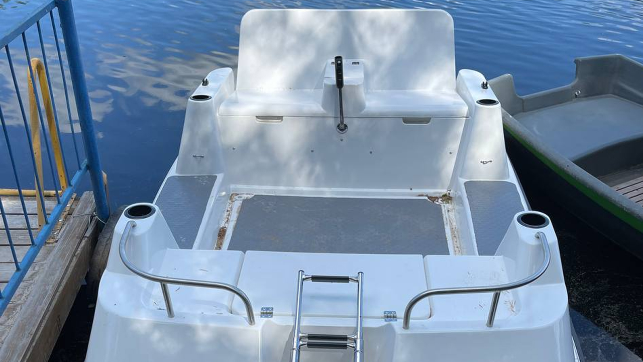 Аренда электрокатамарана на 4 человека